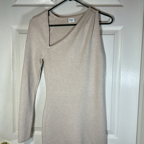 Abercrombie and Fitch Long Sleeve One-Shoulder  Sweater Mini Dress Size Medium - Picture 4 of 6